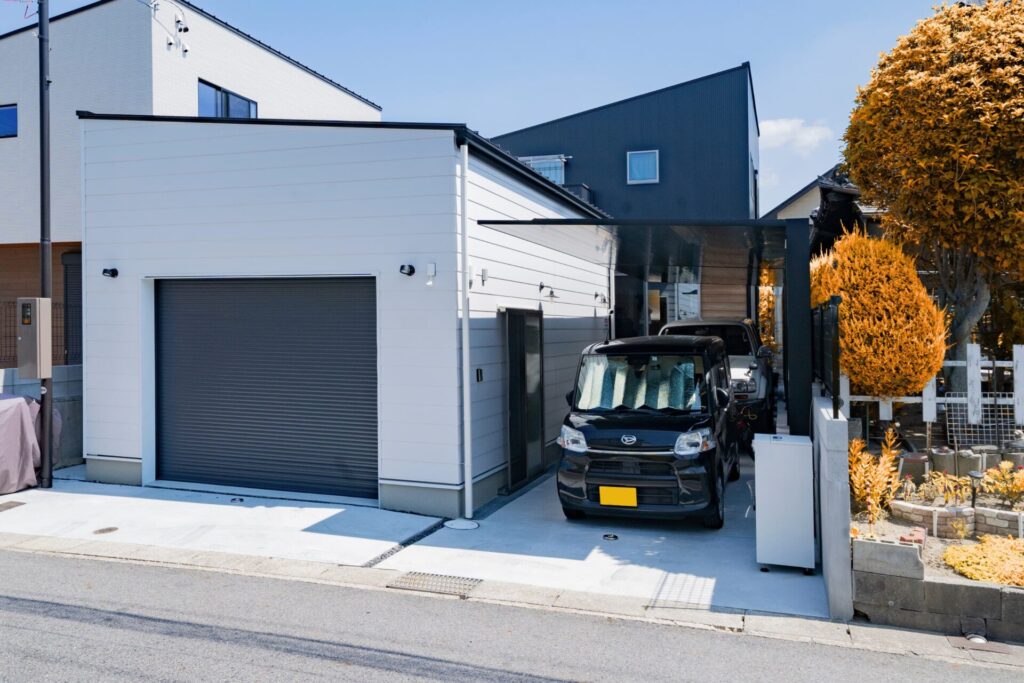 駐車も趣味も来客も◎ こだわりを詰め込んだゆとりのガレージハウス 写真